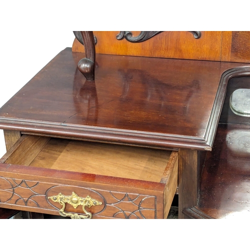 1092 - A Late Victorian mahogany mirror back sideboard. Circa 1890-1900. 137x46x219cm