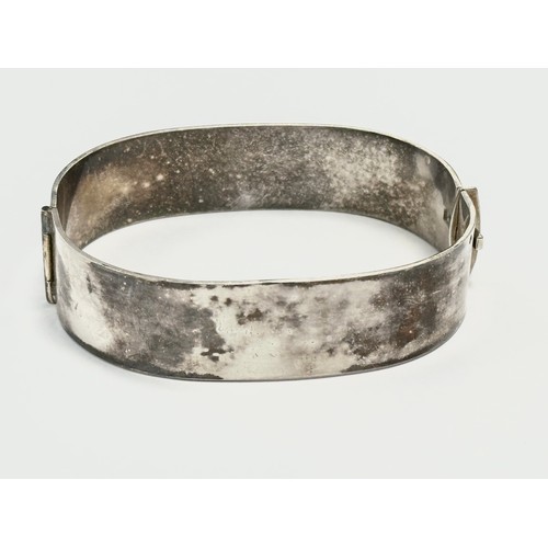 487 - A vintage silver bangle, 33.3 grams