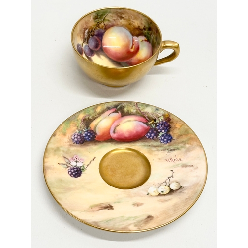 40 - A collection of signed Early 20th Century small Royal Worcester tea cups and saucers. F Harper, Walt... 