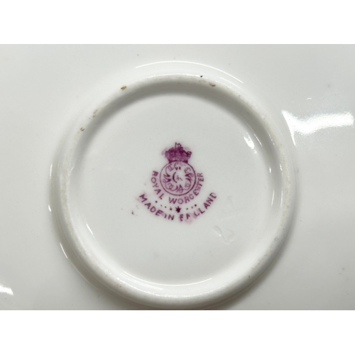 40 - A collection of signed Early 20th Century small Royal Worcester tea cups and saucers. F Harper, Walt... 