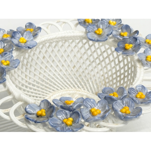 142 - Daly Celtic Weave. 2 Parian china woven baskets by Celtic Weave. 14x7cm