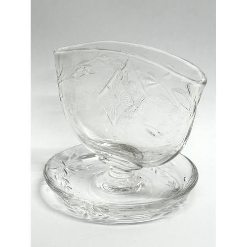 164 - 5 pieces of Early 20th Century Webb Crystal. Circa 1906-1935. 8.5x8x8.5cm.