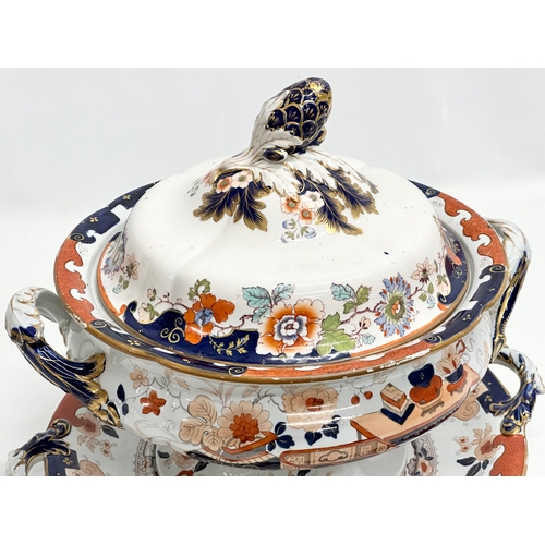 273 - A large Mid 19th Century Morley & Ashworth tureen, cover and base plate. Circa 1859-1862. Tureen 34x... 