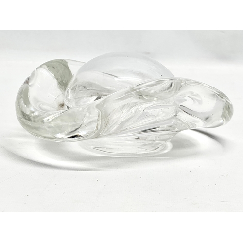 31 - Henryk Albin Tomaszewski. A rare Late 20th Century glass composition hand warmer. 1970-1980. 19x16x8... 