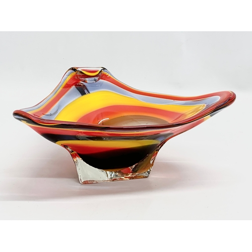 352 - A Japanese ‘Hineri’ glass bowl by Iwatsu Glassworks. 18x15x11cm