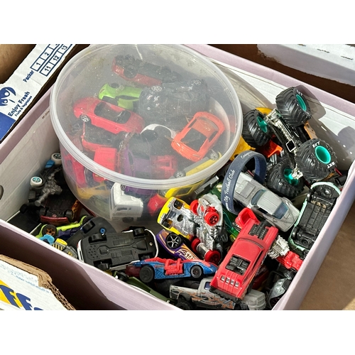 7 - A box of toys. A Bontempi B1 Organ with box. Toys cars, Battleship Commander.