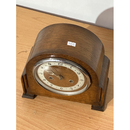 43 - A vintage Art Deco Enfield mantle clock. With pendulum. 25x12x22cm