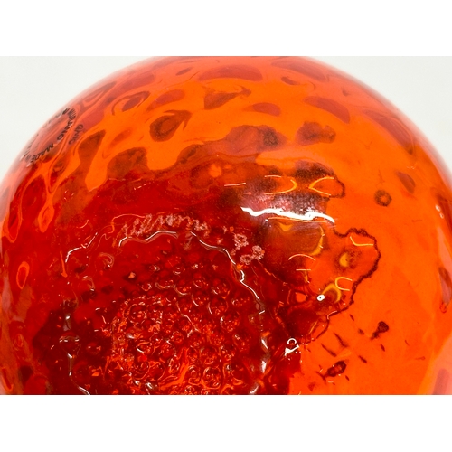 60 - A signed Venini Murano ‘Monofiore Balloton’ vase. With Bristol Blue rim. Dated 1998. 10x12cm