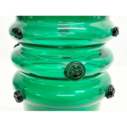 67 - An Early 20th Century emerald green beehive vase. 1930. 16x23cm