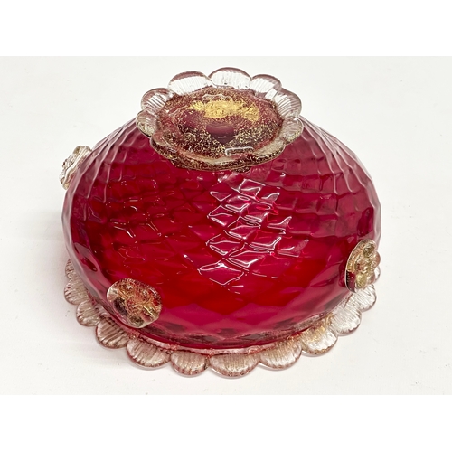 69 - A Salviati Venetian Murano ruby glass bowl with fleck lattice gold base and rim. 20x11cm