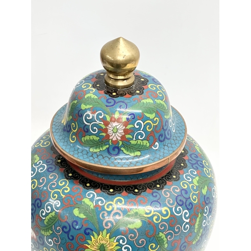 89 - A large Late 19th/Early 20th Century Chinese cloisonné enamelled jar with cover. 22x44cm