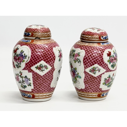 95 - A pair of Late 19th Century Samson of Paris porcelain jars with covers. Circa 1880. 8x14cm.