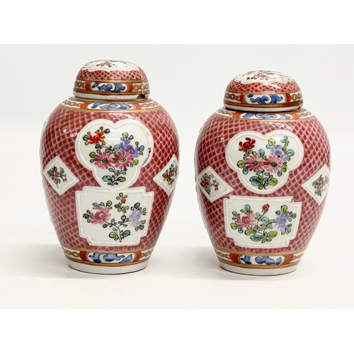 95 - A pair of Late 19th Century Samson of Paris porcelain jars with covers. Circa 1880. 8x14cm.