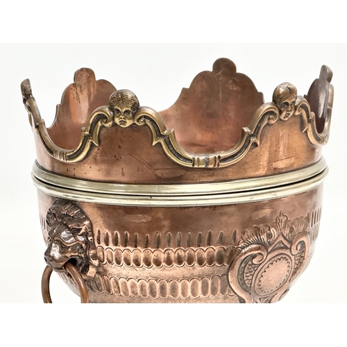 30 - A good quality Late 19th Century copper monteith bowl. With removable crown and lion mask ring handl... 