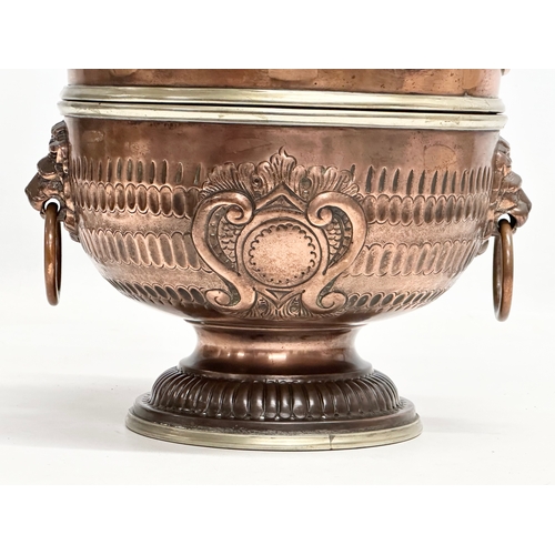 30 - A good quality Late 19th Century copper monteith bowl. With removable crown and lion mask ring handl... 