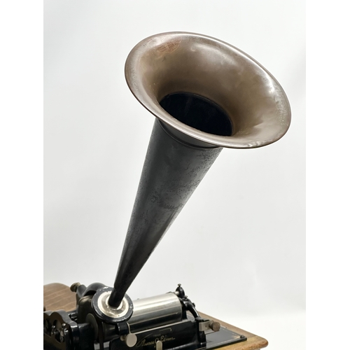 109 - An Early 20th Century Edison Standard Phonograph. Model C.