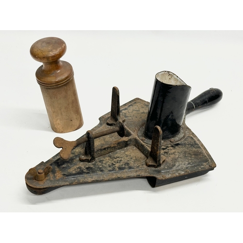 243 - A Late 19th/Early 20th Century Follows & Bates marmalade cutter.