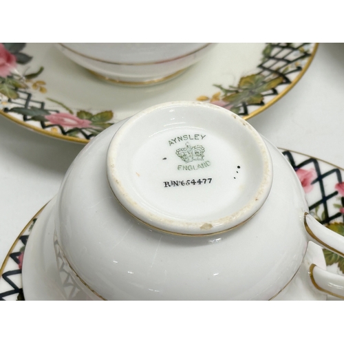 250 - A 40 piece 1930’s Aynsley tea service.