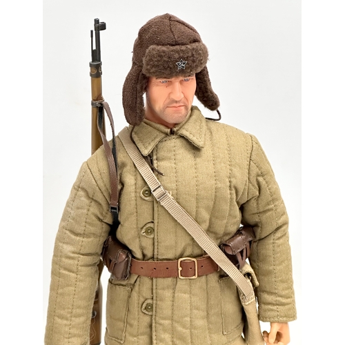 416 - A Dragon in Dreams WWII Russian Infantry action figure. 32cm