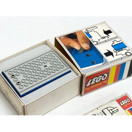 420 - A collection of vintage LEGO in boxes.