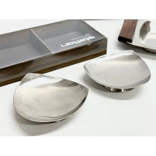 308 - Danish stainless steel. A pair of Mid Century Danish dishes with box by Stelton 7x8x2cm. A Danish st... 