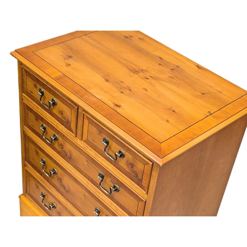 813 - A pair of Georgian style inlaid yew wood chest of drawers on bracket feet. 62.5x41.5x76cm. 3