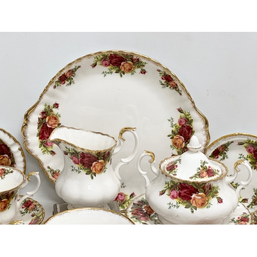 398 - 33 pieces of Royal Albert ‘Old Country Roses’ a 21 piece tea service etc