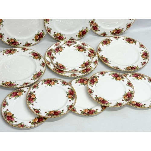 399 - 12 pieces of Royal Albert ‘Old Country Roses’ 6 dinner plates 26cm. 6 salad plates 20.5cm.