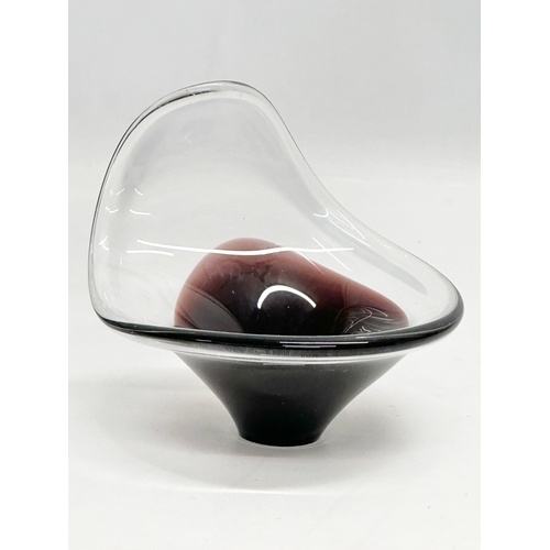 65 - A Swedish aubergine glass bowl. Attributed to Paul Kedelv for Flygsfors. 13.5x15x13cm