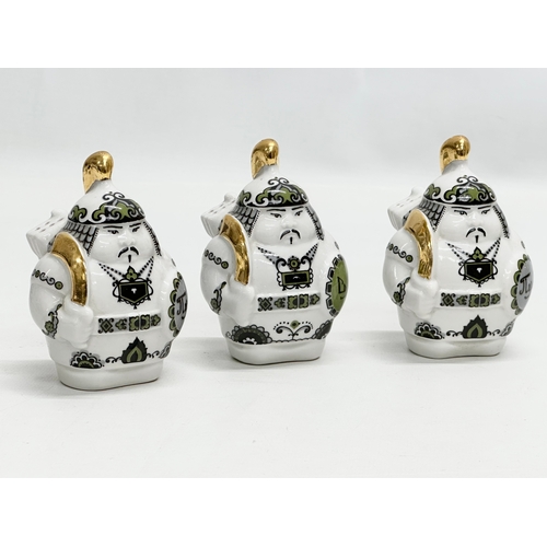 436 - Kapchagay Porcelain Factory. A 4 piece Japanese style spice set. 22cm