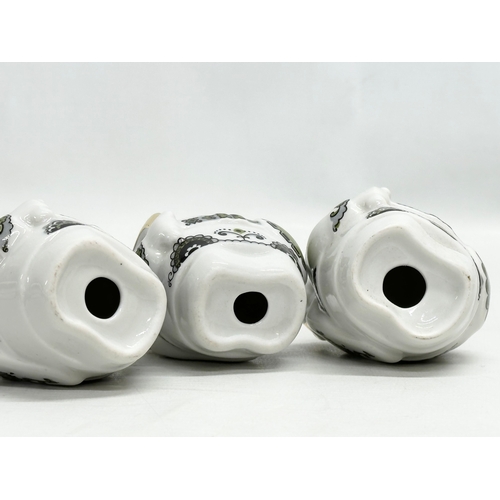 436 - Kapchagay Porcelain Factory. A 4 piece Japanese style spice set. 22cm