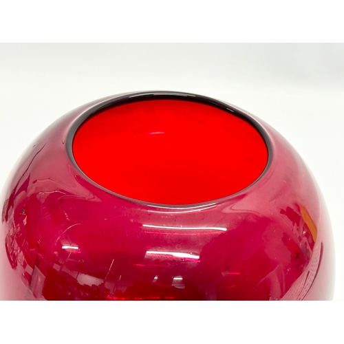 99 - Geoffrey Baxter. A large ruby glass fishbowl vase designed by Geoffrey Baxter for Whitefriars. 19x19... 