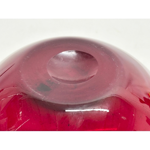 99 - Geoffrey Baxter. A large ruby glass fishbowl vase designed by Geoffrey Baxter for Whitefriars. 19x19... 