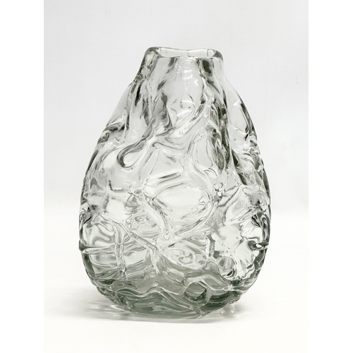 27 - Borne Augustsson. A Swedish glass vase designed by Borne Augustsson for Aseda Glasbruk. 15x15x23cm.