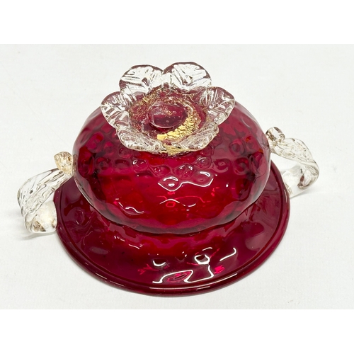 137 - A small Salviati Venetian Murano Glass bowl. 13x11x6.5cm