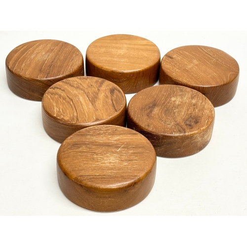 223 - A set of 6 Mid Century teak bowls. 15x5.5cm.