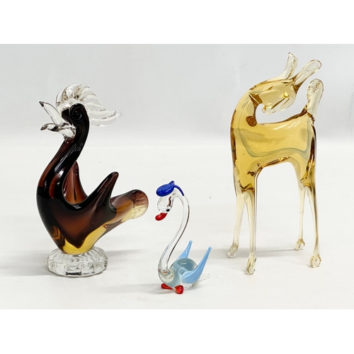 443 - A small Venetian Murano Glass rooster. Together with 2 art glass animals. 11x15cm. Deer 17cm