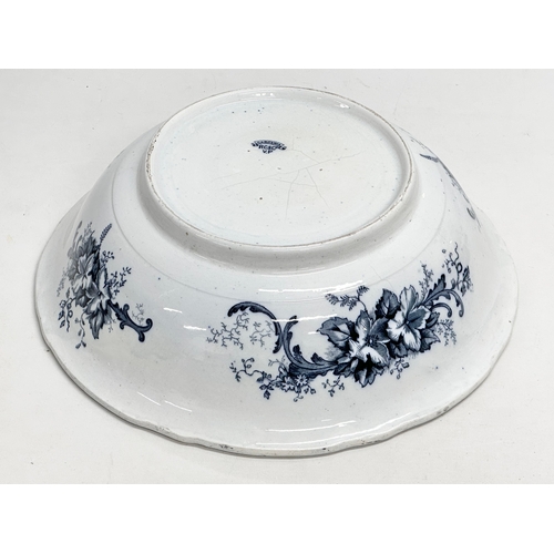 380 - A large Late 19th Century ‘Gardenia’ wash bowl. R.C & Co. V.P. 38x12cm