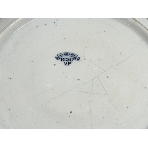 380 - A large Late 19th Century ‘Gardenia’ wash bowl. R.C & Co. V.P. 38x12cm