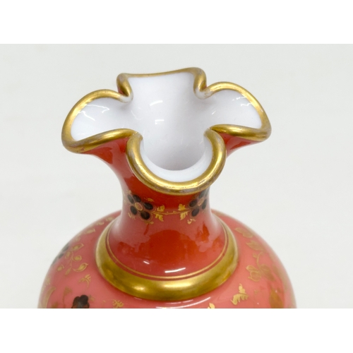 57 - Thomas Webb. A Late 19th Century Pleach Blow glass vase. 10x18cm