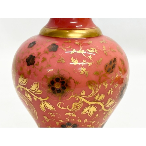 57 - Thomas Webb. A Late 19th Century Pleach Blow glass vase. 10x18cm