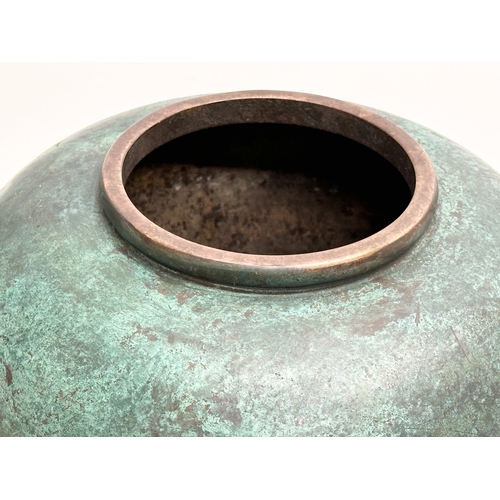 5 - A large 19th Century Japanese bronze bulbous pot. 27x18cm