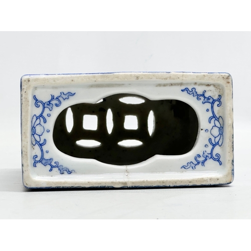 88 - A Late 19th/Early 20th Century Chinese porcelain opium pillow. 12.5x6.5x14.5cm.