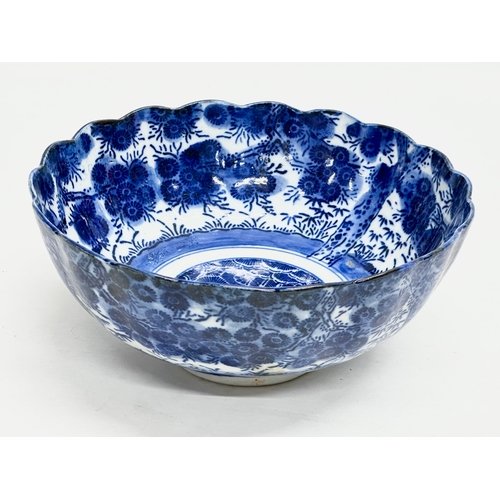 161 - A Late 19th Century Japanese blue and white bowl. Meiji Period (1868-1912) 21.5x9cm.