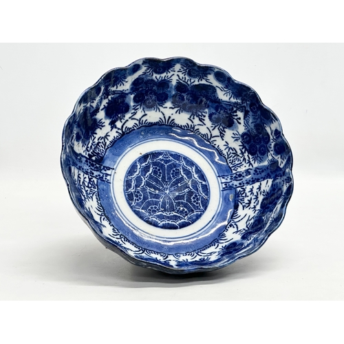 161 - A Late 19th Century Japanese blue and white bowl. Meiji Period (1868-1912) 21.5x9cm.