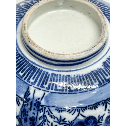 161 - A Late 19th Century Japanese blue and white bowl. Meiji Period (1868-1912) 21.5x9cm.