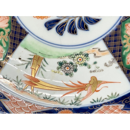 162 - Yamatoku. A large Late 19th Century Japanese Imari charger. Yamatoku mark. Meiji Period (1868-1912) ... 