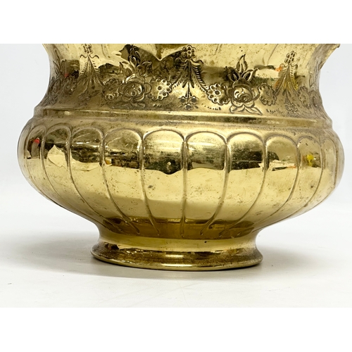 207 - William Soutter & Sons. An Early 20th Century Art Nouveau brass jardiniere/planter by William Soutte... 