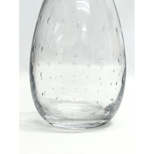 232 - A Mid Century controlled bubble vase. In the manner of Vicke Lindstrand. 11x20cm