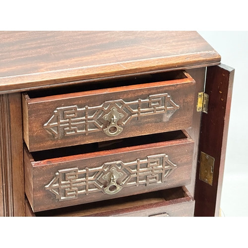 120 - An Early 20th Century mahogany tabletop chest. Circa 1900. 36x23x44cm